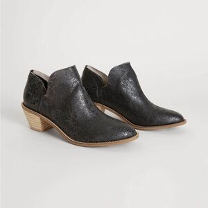 Kelsi Dagger Brooklyn Textured Black Ankle Booties